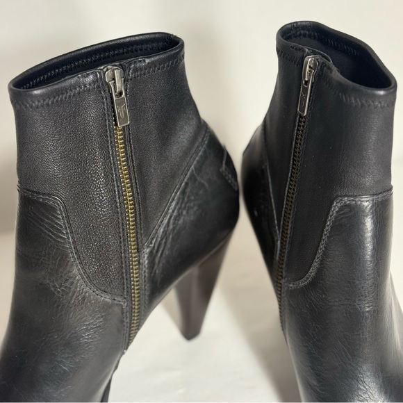 FRYE AND CO. Black Leather Ankle Boots - Picture 10 of 12